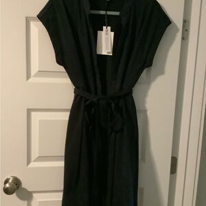 41 Hawthorn Elegant Black Midi Dress
